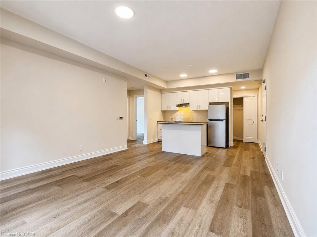 1c-259 King Street E Property Photo 17