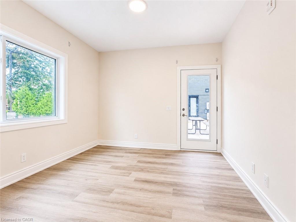 1c-259 King Street E Property Photo 25