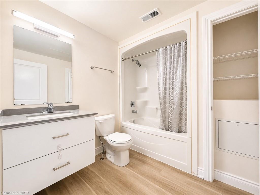 1c-259 King Street E Property Photo 27