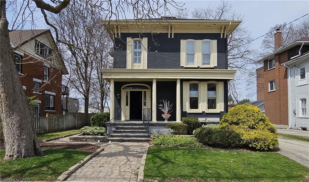 106 Young Street W Property Photo 1