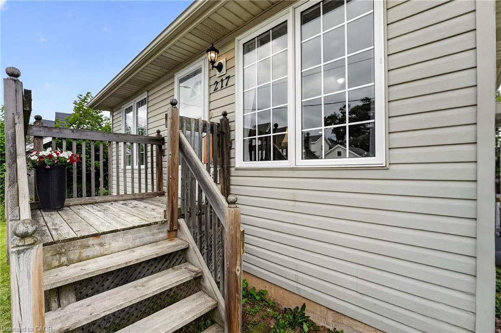 217 Pine Street Property Photo 4