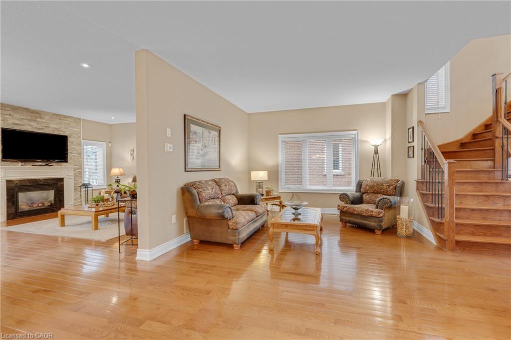 365 Valridge Drive Property Photo 7