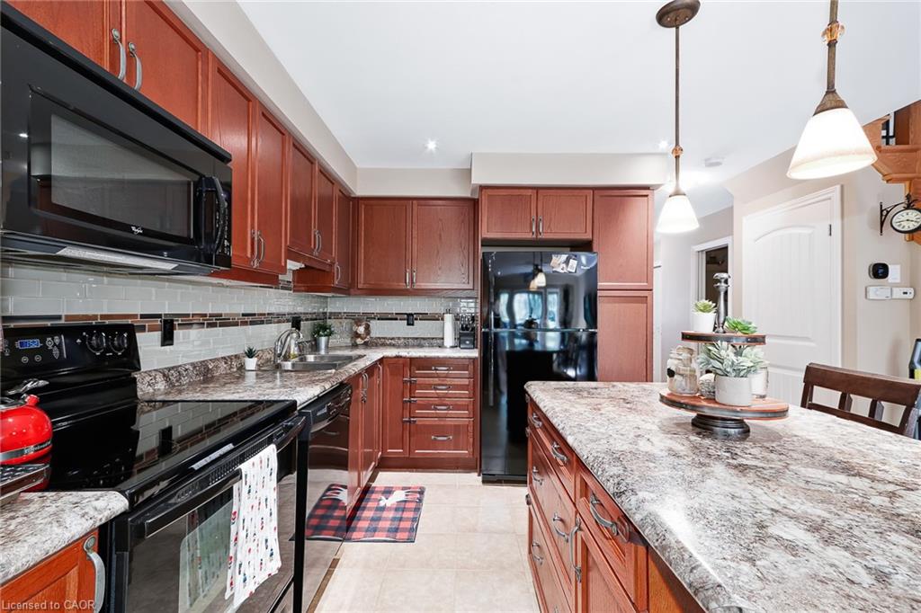 72 Silver Glen Boulevard Property Photo 8
