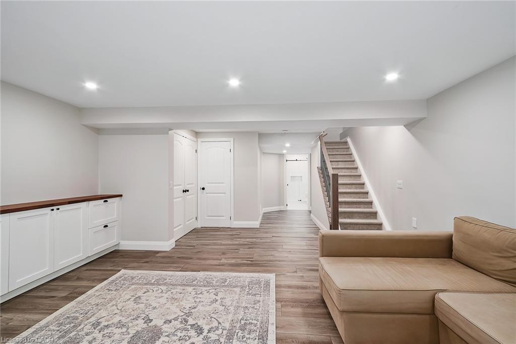 72 Silver Glen Boulevard Property Photo 23