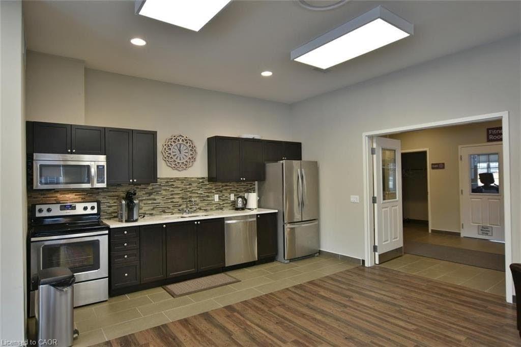 72 Silver Glen Boulevard Property Photo 38