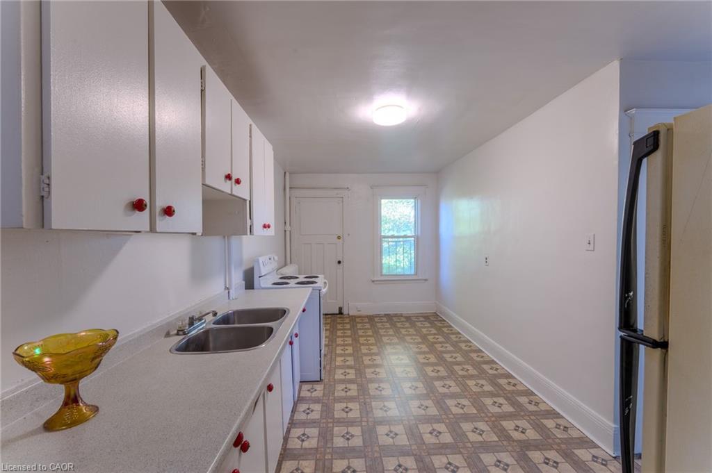2-1369 Main Street E Property Photo 7