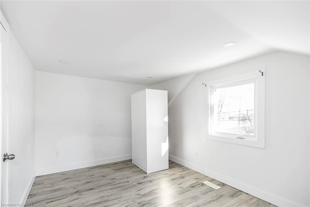 100 Green Mountain Road E Property Photo 32