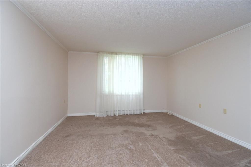 103-150 Wilson Street W Property Photo 17