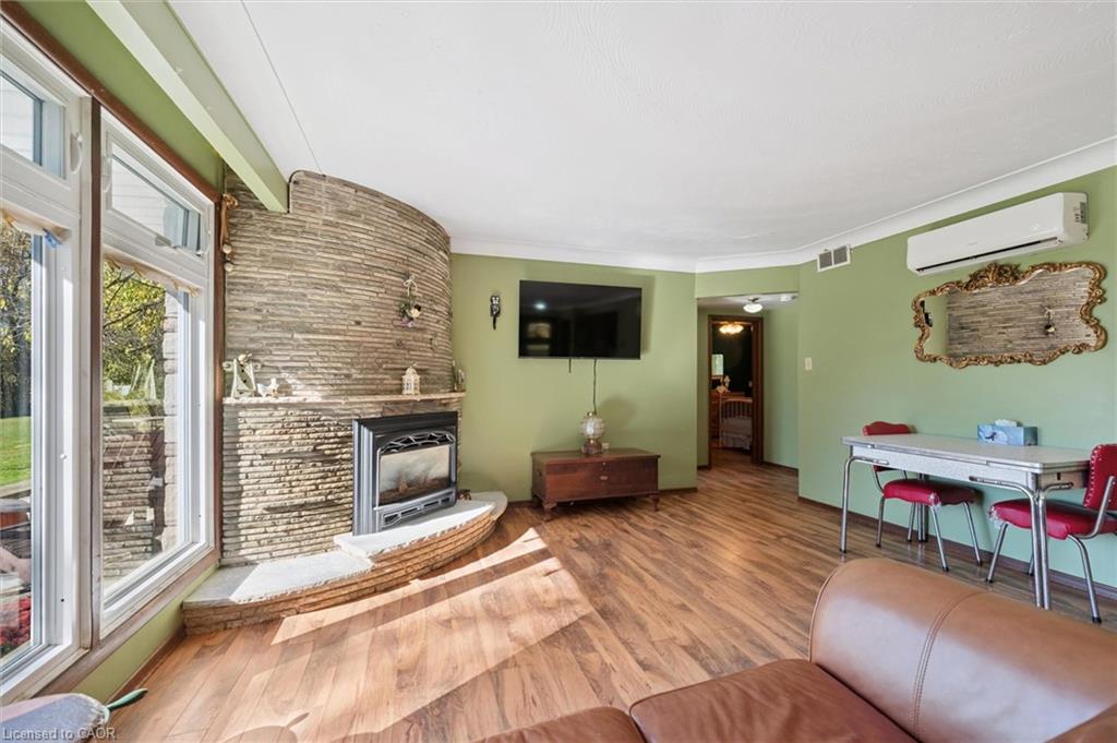 568 Black Street Property Photo 19