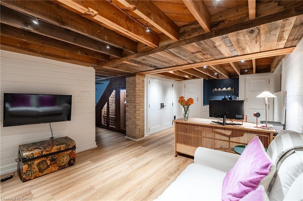 32 Park Avenue Property Photo 30