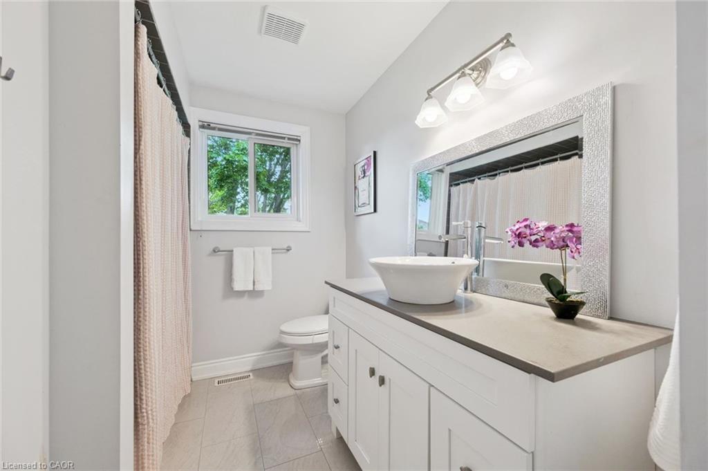 3092 Shannon Crescent Property Photo 29