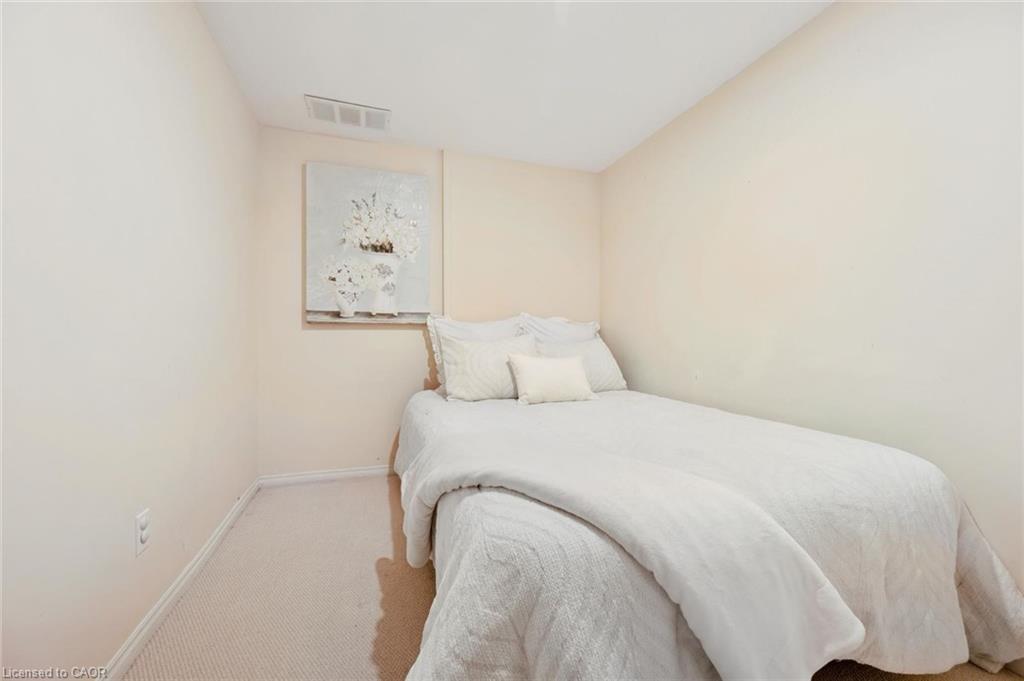 3092 Shannon Crescent Property Photo 36