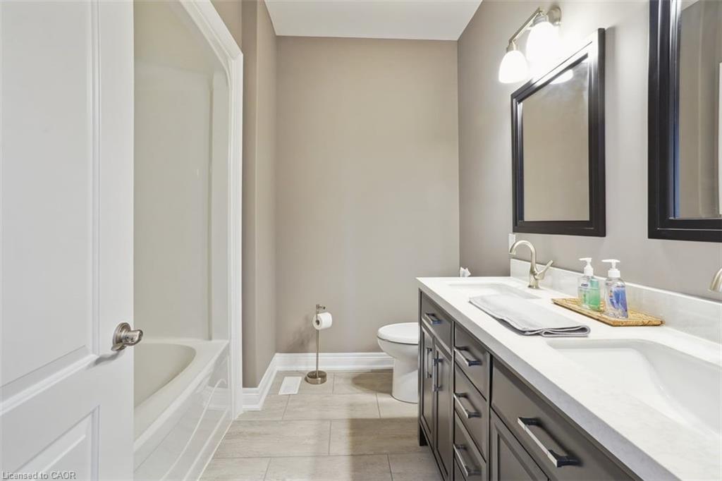 434555 4th Line Property Photo 29