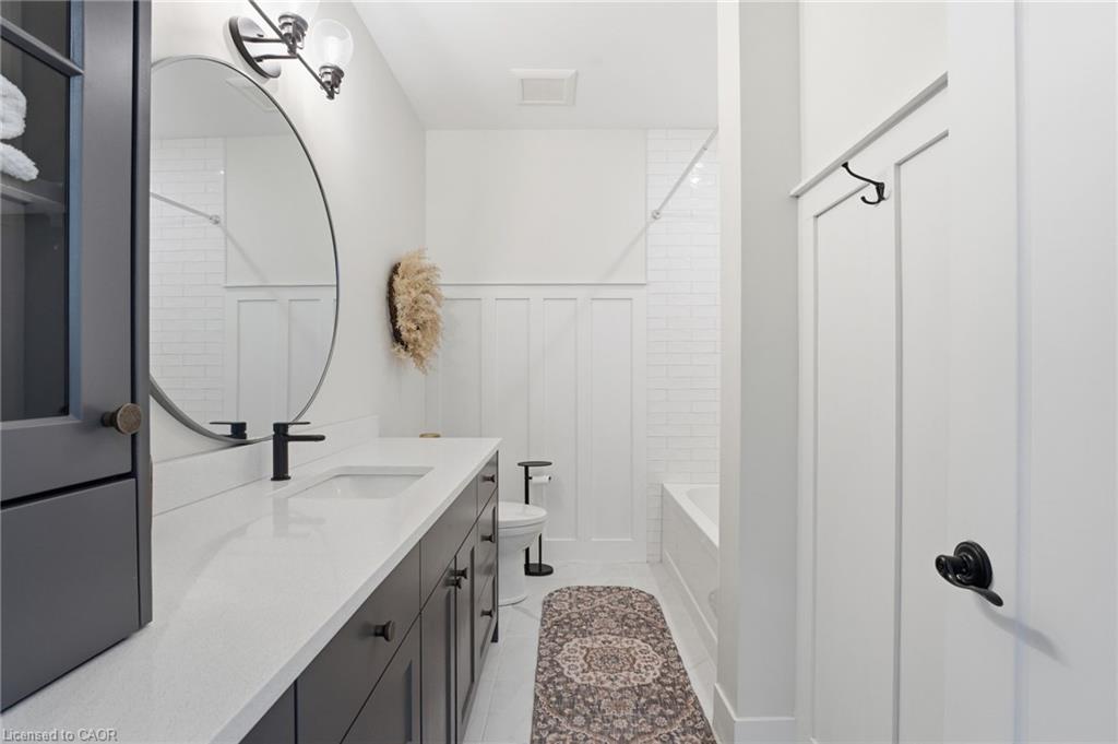 9 East Street N Property Photo 18
