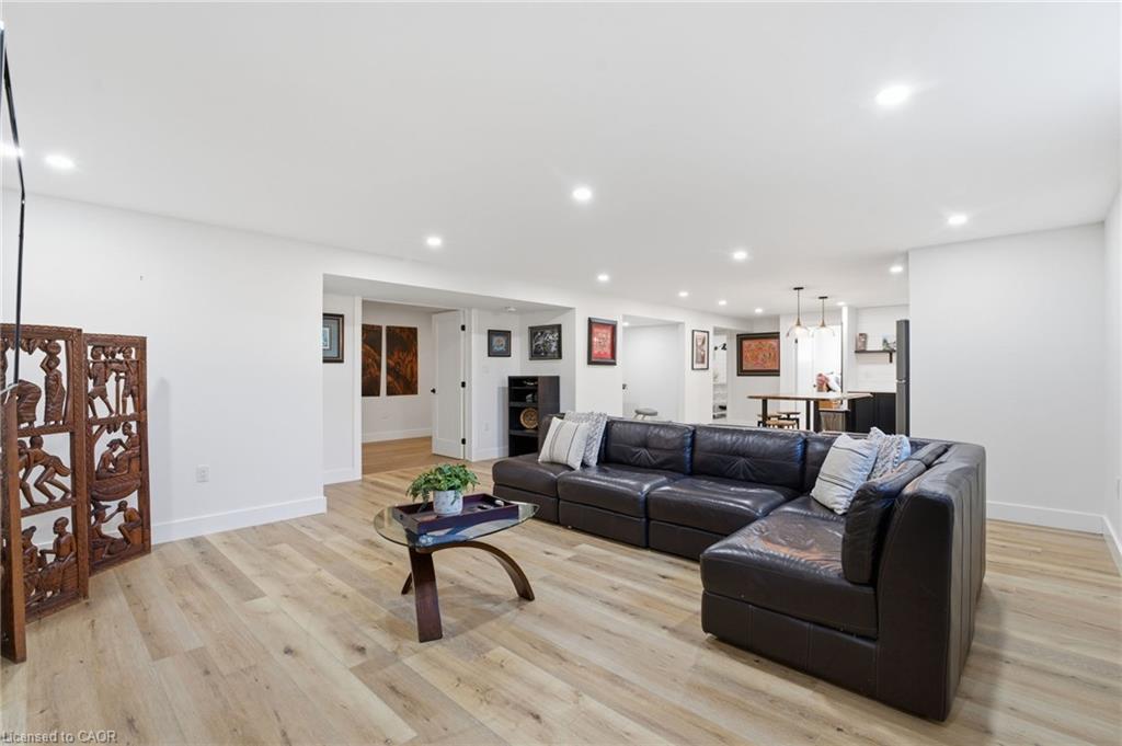 9 East Street N Property Photo 19