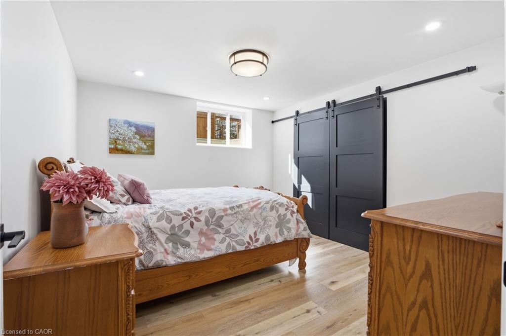 9 East Street N Property Photo 26