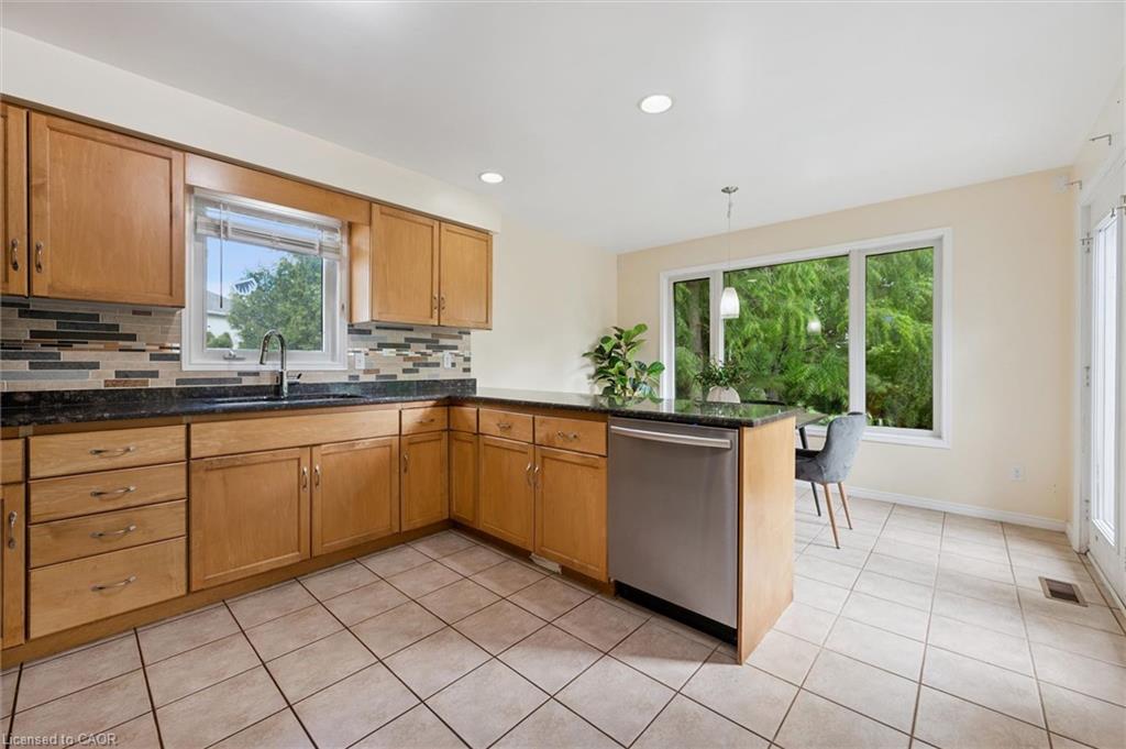 73 Waxwing Crescent Property Photo 11