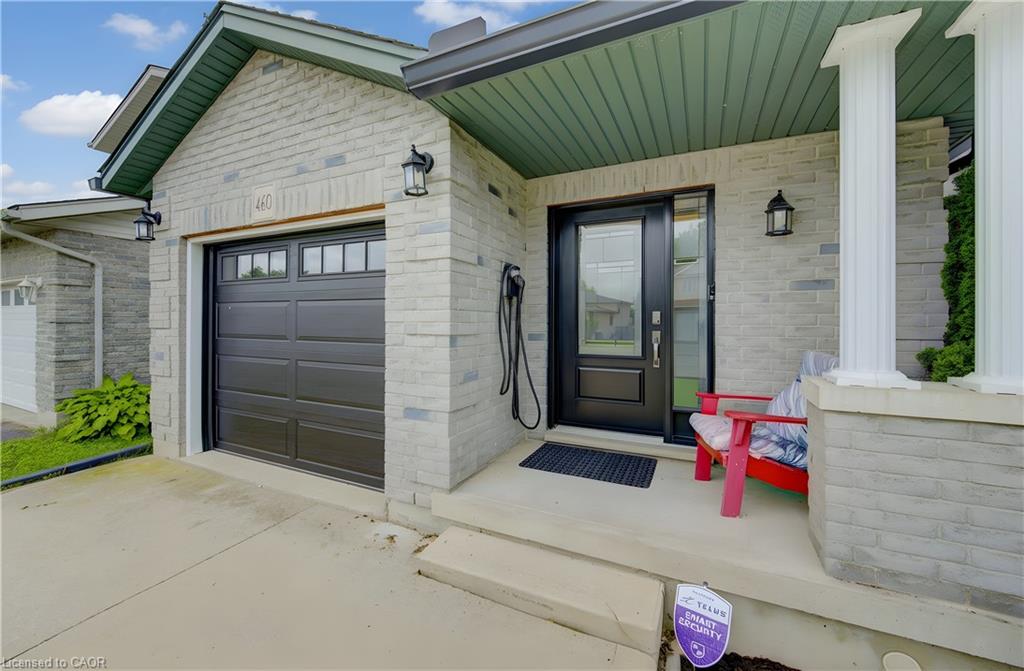 460 Langlaw Drive Property Photo 2