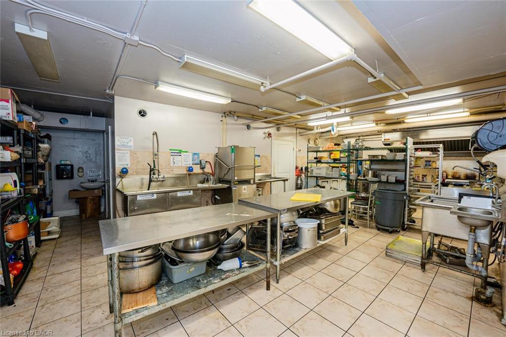 C3-918 Dundas Street E Property Photo 35