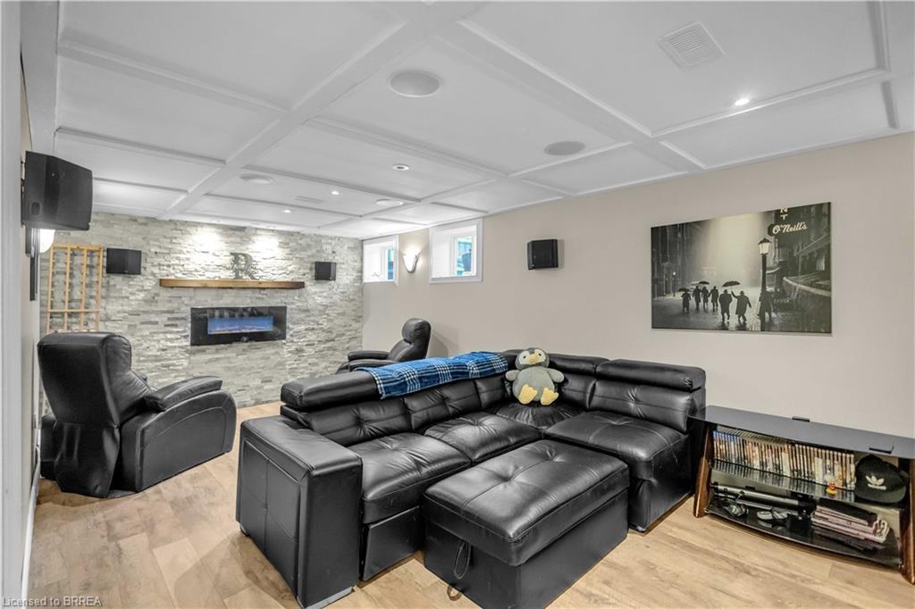 50 Bisset Avenue Property Photo 32