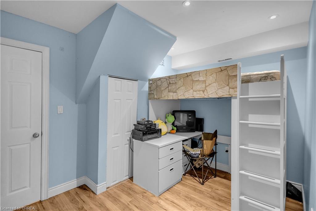 50 Bisset Avenue Property Photo 35
