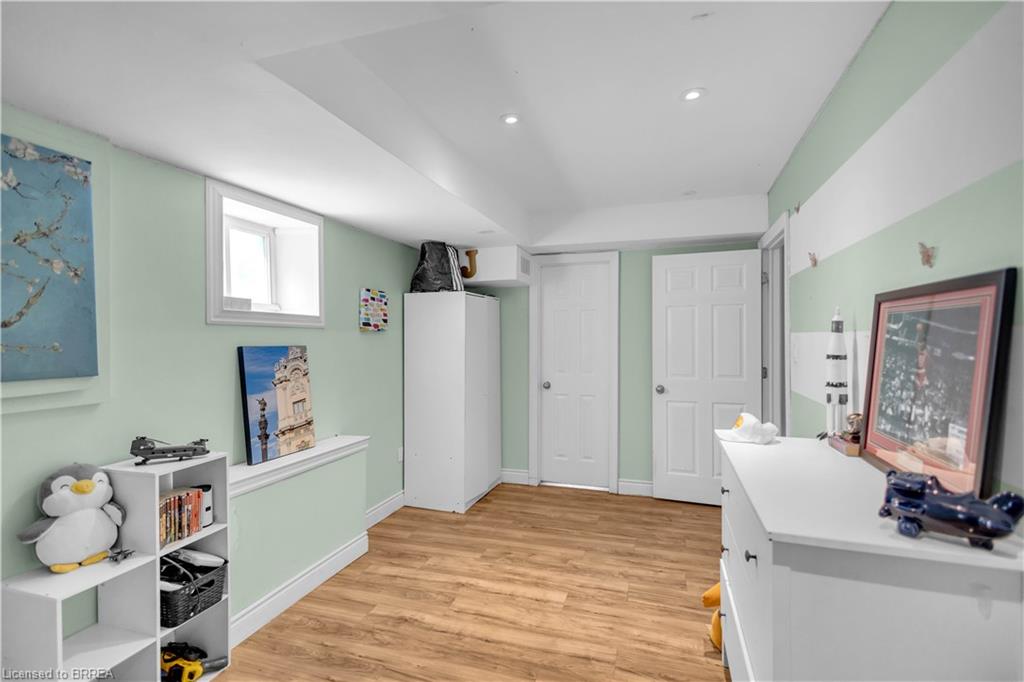 50 Bisset Avenue Property Photo 37