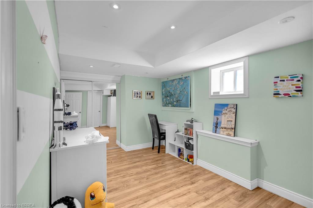 50 Bisset Avenue Property Photo 37