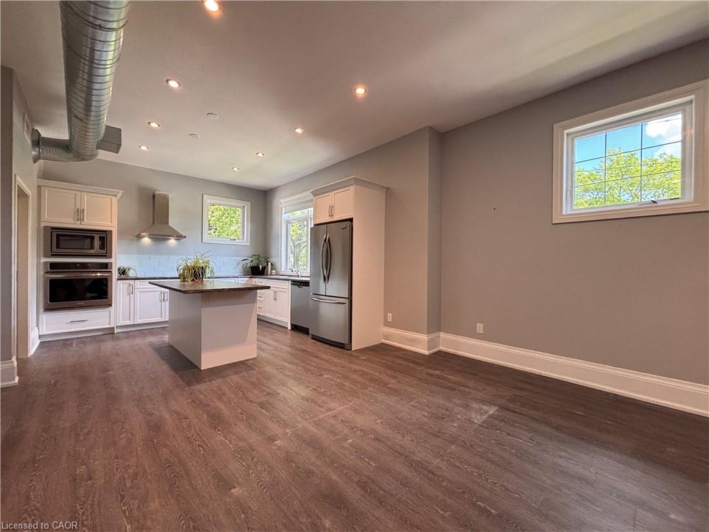 71 Wilson Street E Property Photo 6