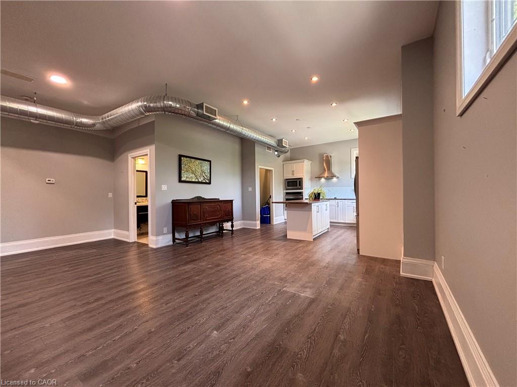 71 Wilson Street E Property Photo 7