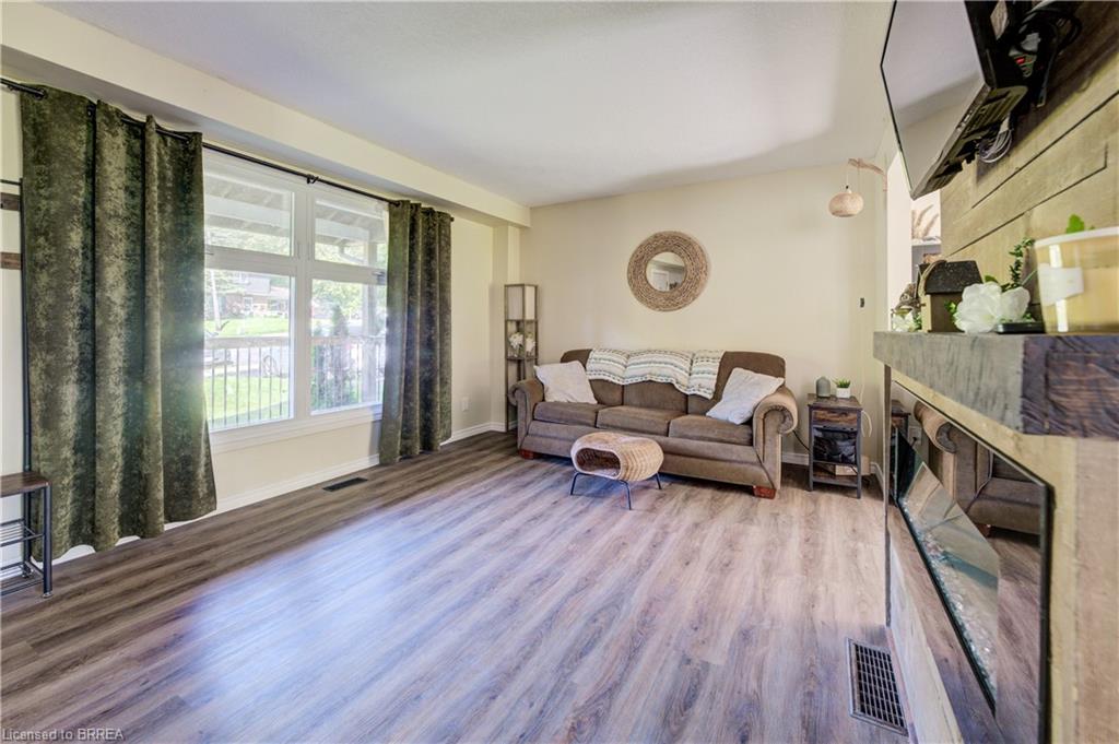 87 Locks Road Property Photo 10