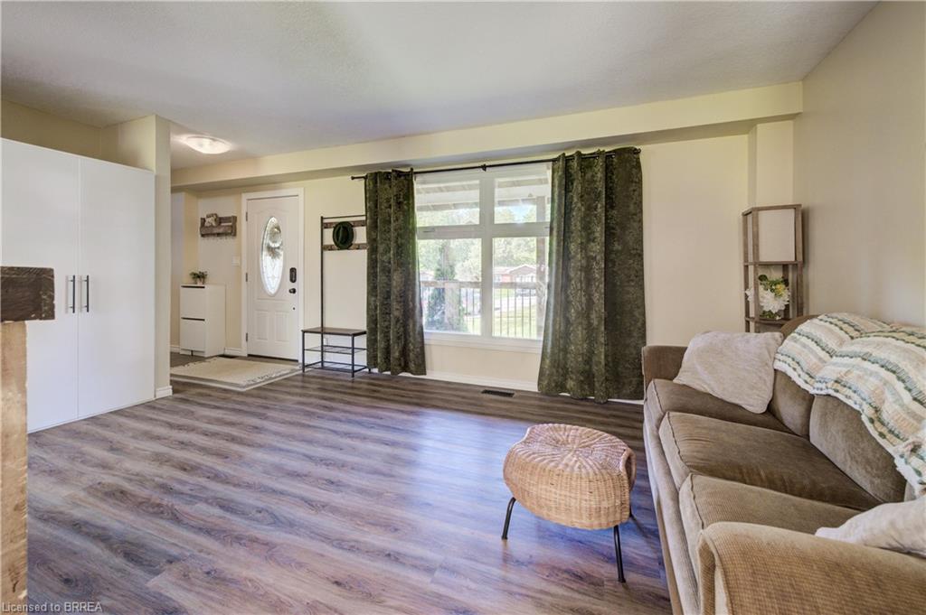 87 Locks Road Property Photo 11