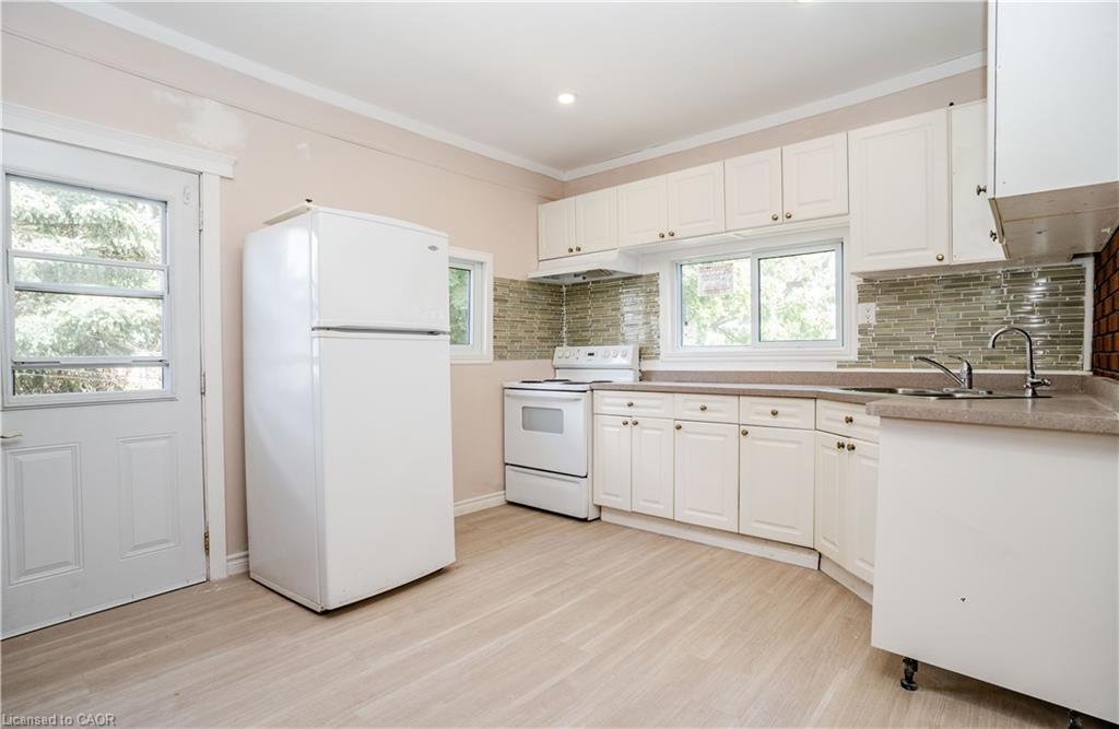 2-12 Wellington Street N Property Photo 10