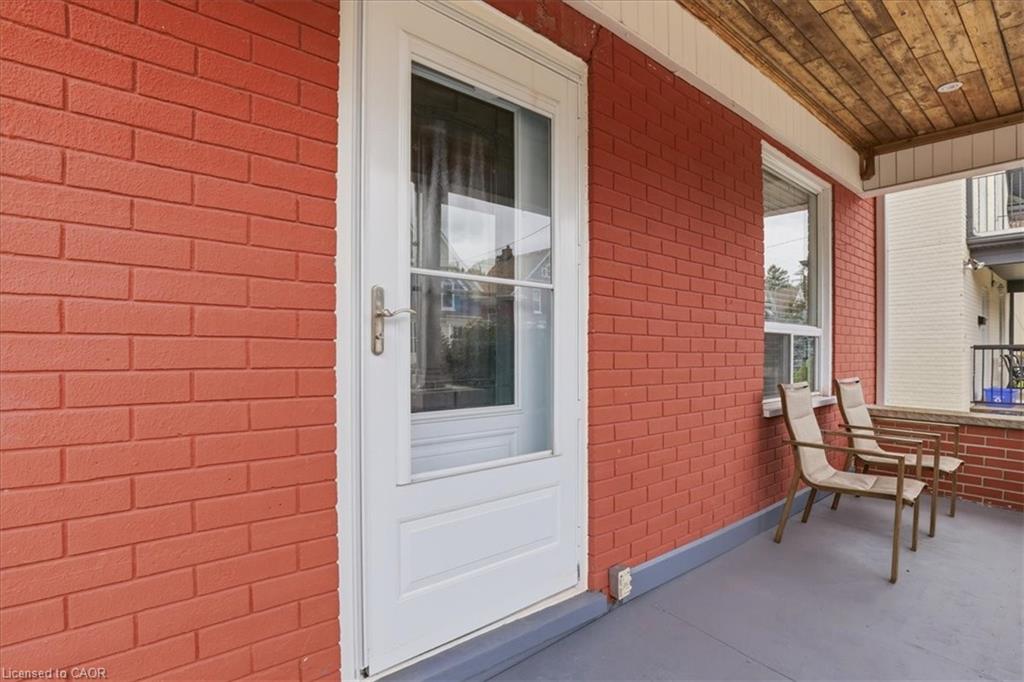 140 Peter Street Property Photo 3