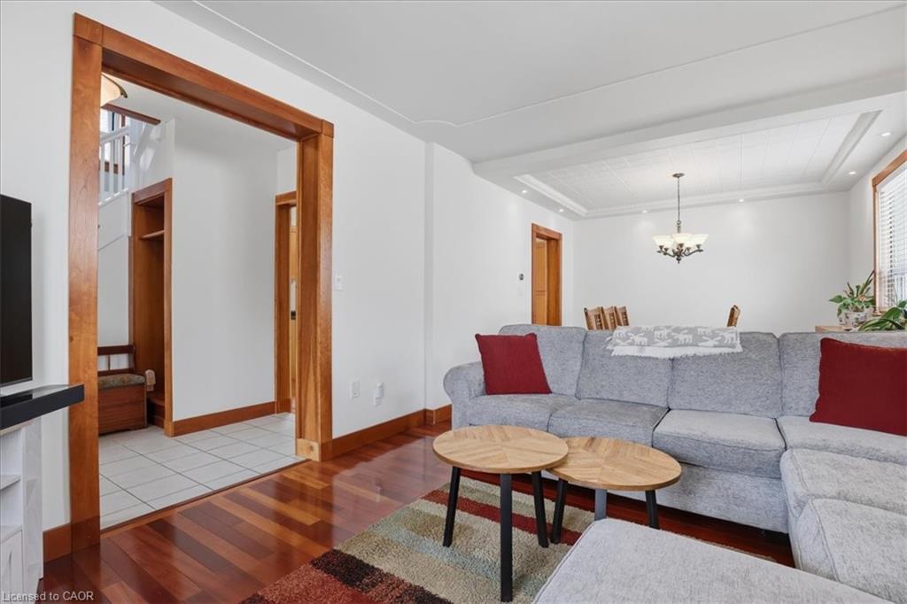 140 Peter Street Property Photo 6