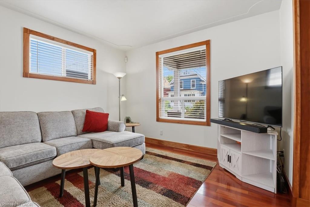 140 Peter Street Property Photo 7