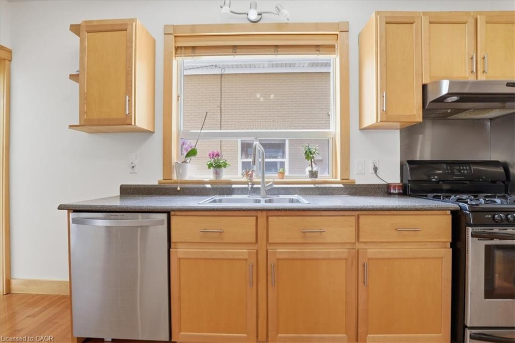 140 Peter Street Property Photo 10
