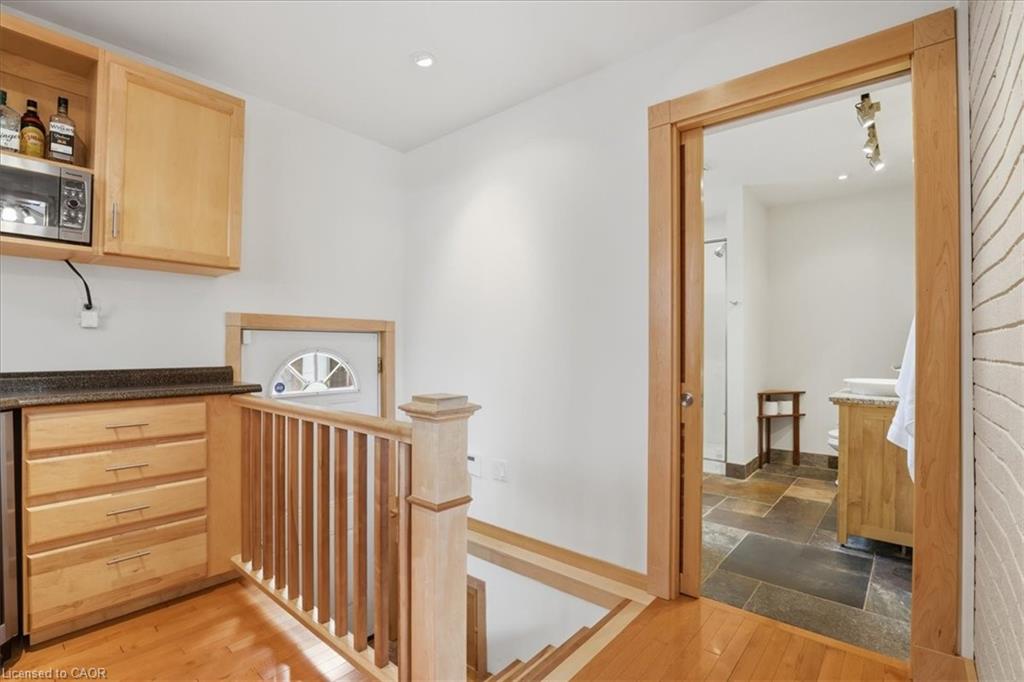 140 Peter Street Property Photo 13