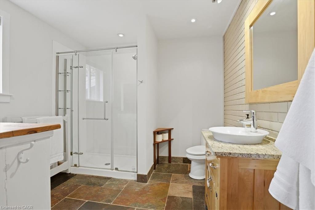 140 Peter Street Property Photo 15
