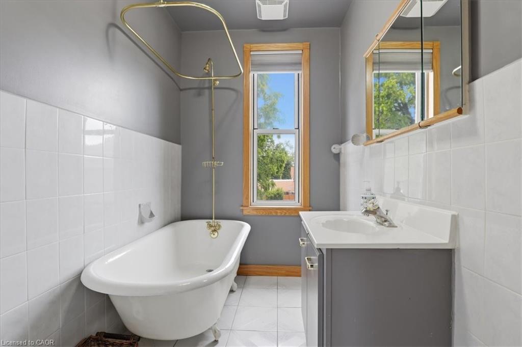 140 Peter Street Property Photo 20