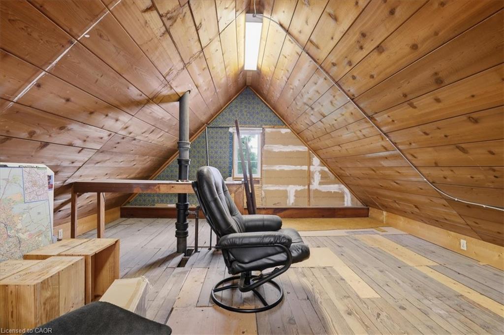 140 Peter Street Property Photo 27