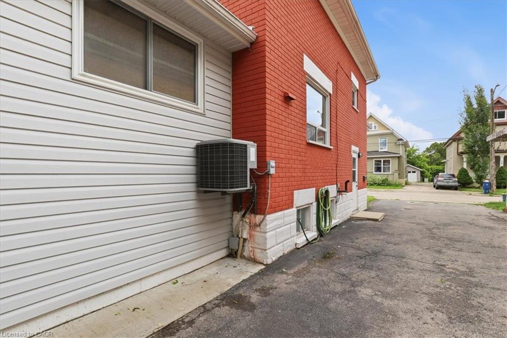 140 Peter Street Property Photo 31