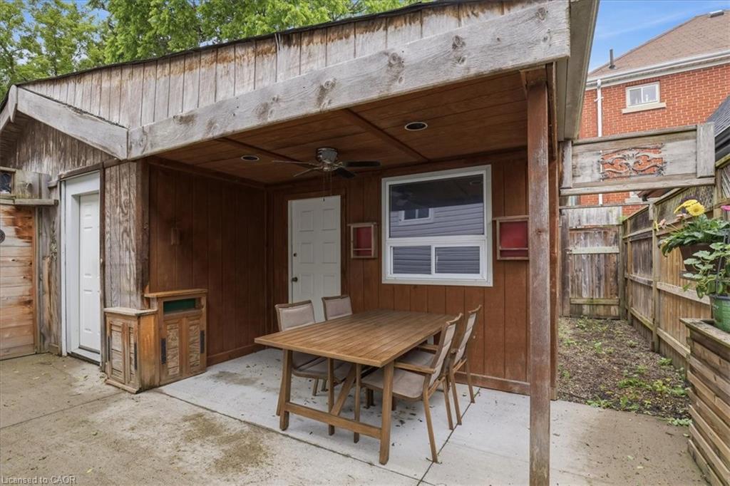 140 Peter Street Property Photo 33