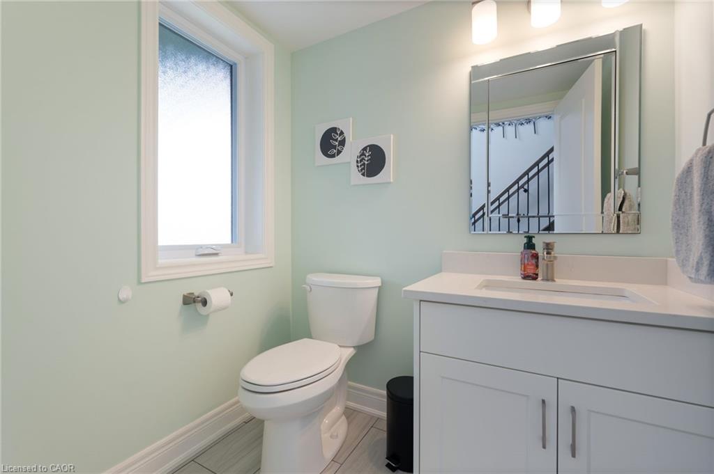 207 Oak Street Property Photo 8