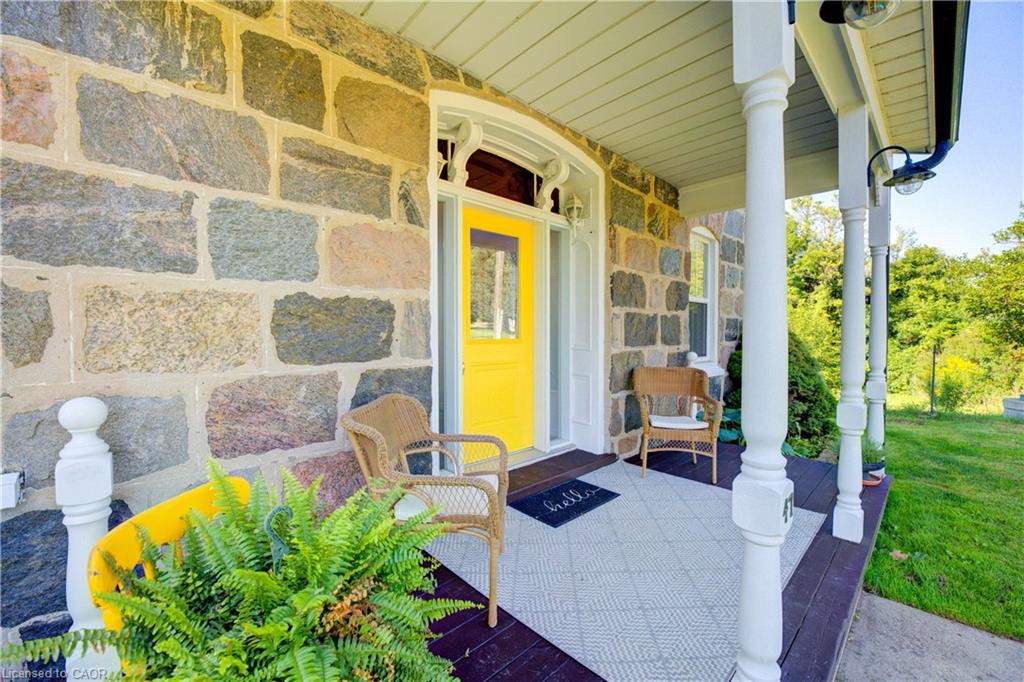 47 Washington Street E Property Photo 3