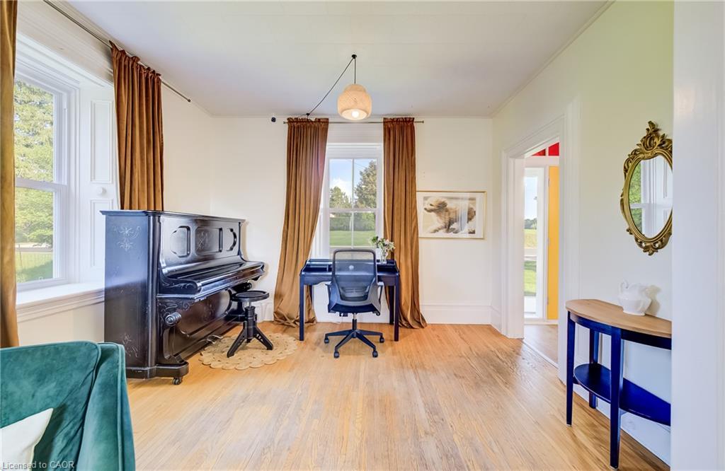 47 Washington Street E Property Photo 6