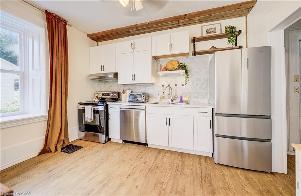 47 Washington Street E Property Photo 12