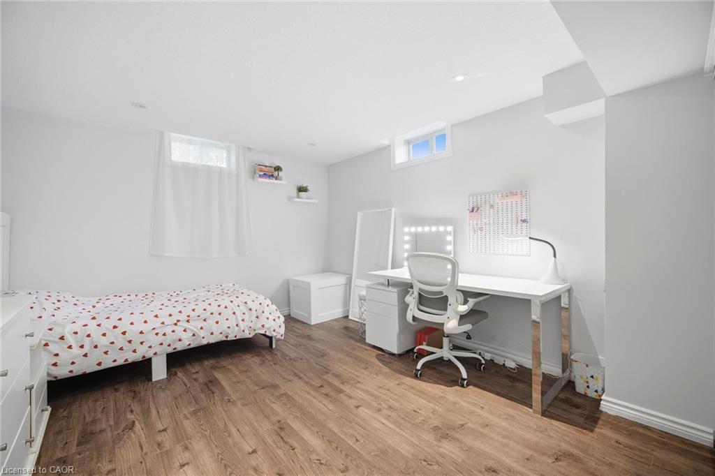 58 Doon Creek Street Property Photo 44