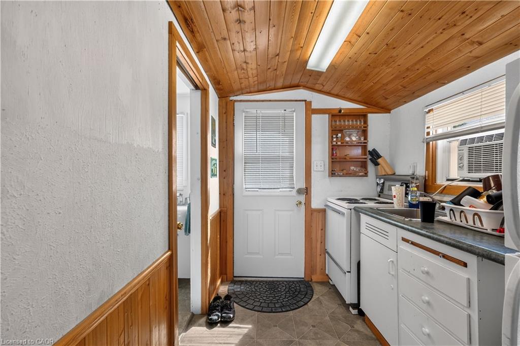 13 Pike Lane Property Photo 11