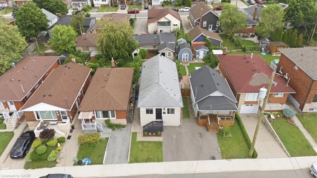 22 Delena Avenue N Property Photo 1