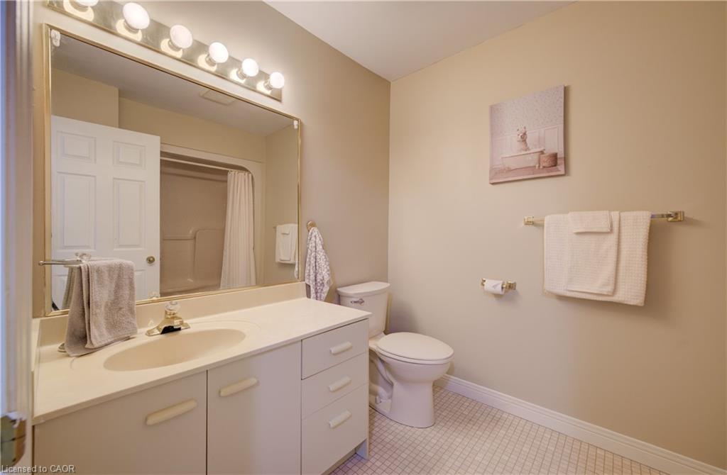 17-647 Lansdowne Avenue Property Photo 32